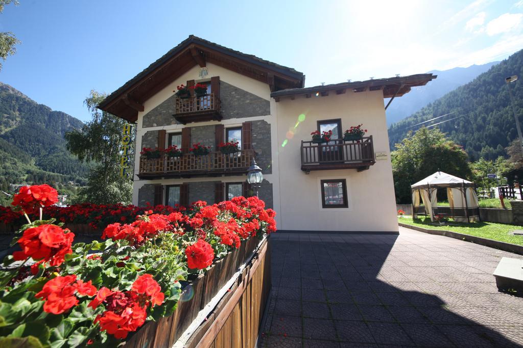 Hotel Stella Del Nord Courmayeur Eksteriør bilde